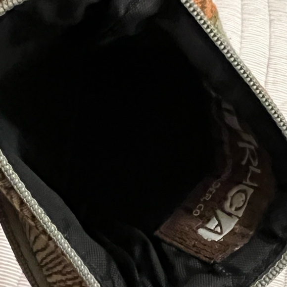 Maruca Roo Pouch Chevron Multi-Color - Picture 3 of 3